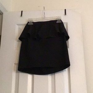 SZ 6 divided ruffle mini skirt